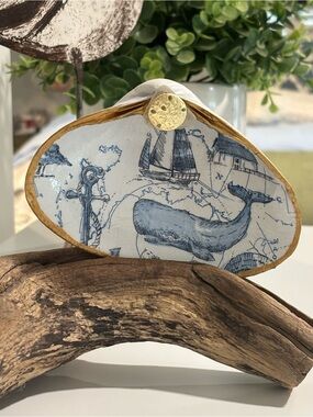 Nautical Decorative Clamshell Trinket Holder